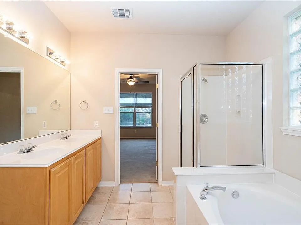 2700 Granite Creek Dr