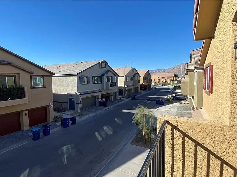 7850 Aurora Sky St — Photo 20