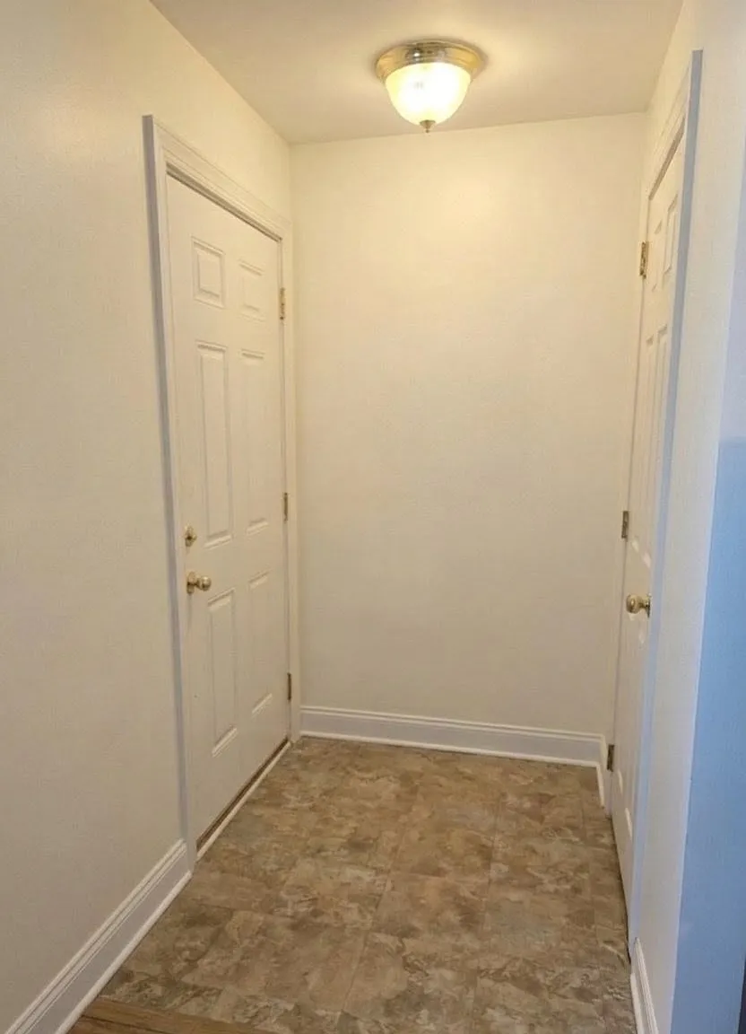2 bed, 1.5 bath, 920 sqft, $1,400 — Photo 2