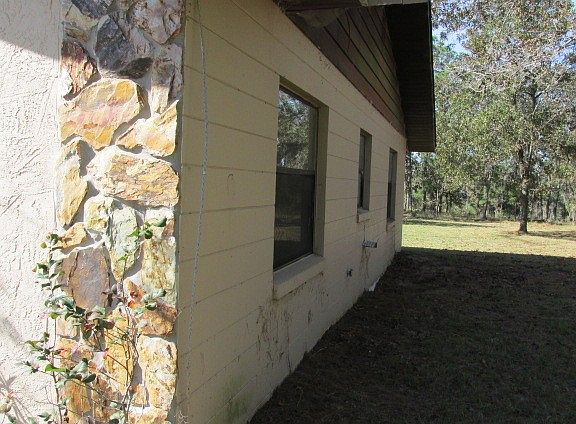 2nd image of 230 W Country Club Dr