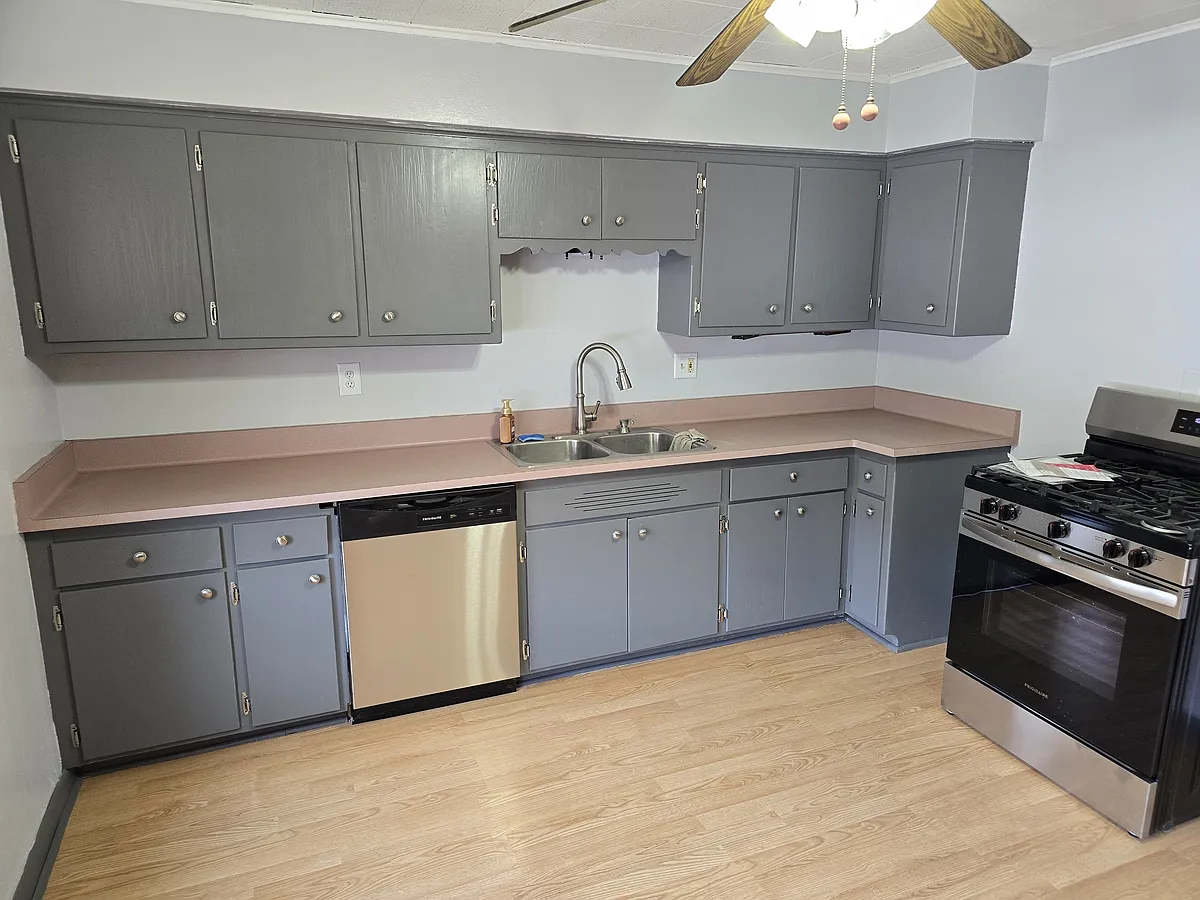 Building Photo - 3125 S 48th St #3