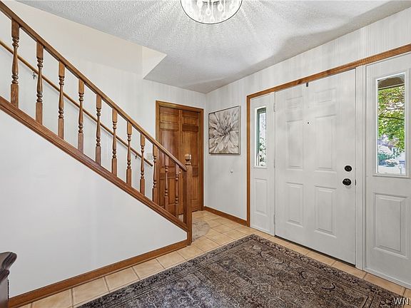 4th image of 72 Brenridge Dr