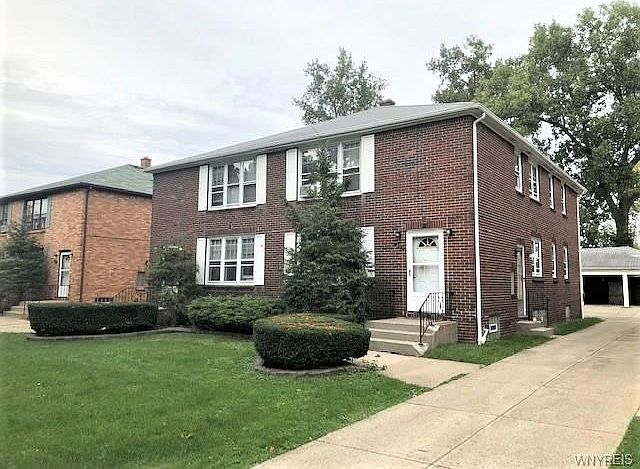 1st image of 8 Concord Dr