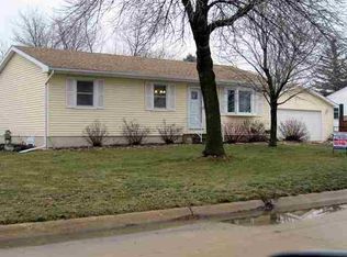 1418 2nd St SW, Independence, IA 50644