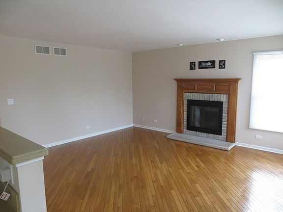 4th image of 1700 Foltz Dr
