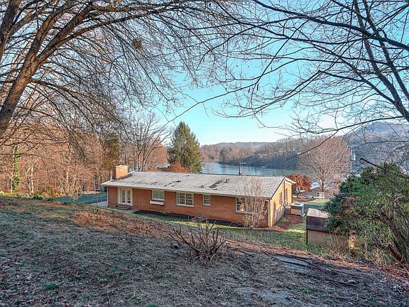 5th image of 3404 Lakeshore Dr
