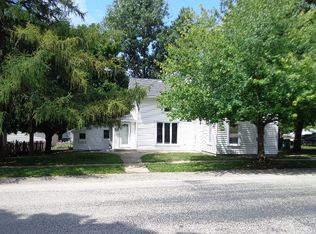 254 3rd St N, Winthrop, IA 50682
