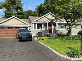 17 Pinehurst Dr, Meriden, CT 06450