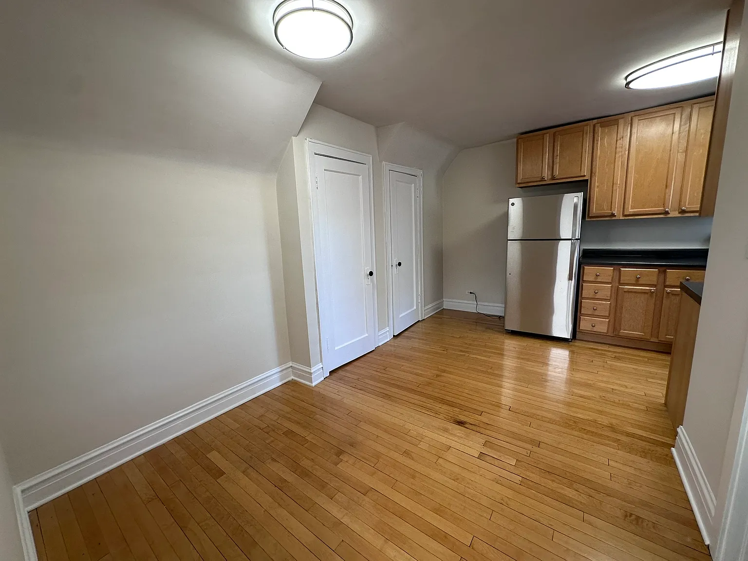 Studio, 500 sqft, $1,555 — Photo 3