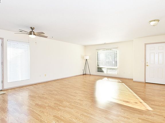 3rd image of 2610 SE 164th Ave APT E7