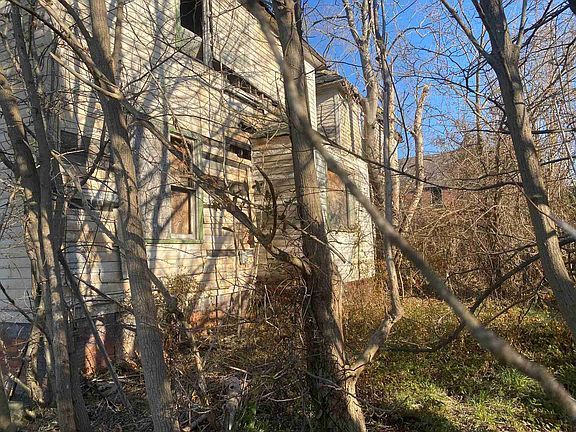 6129 Van Court