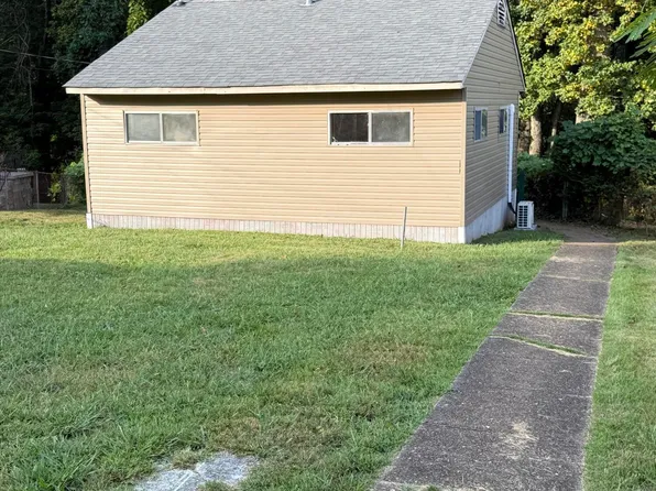211 Wadsworth Pl, Oak Ridge, TN 37830