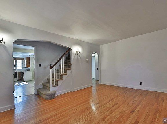 5th image of 36-02 Fair Lawn Ave