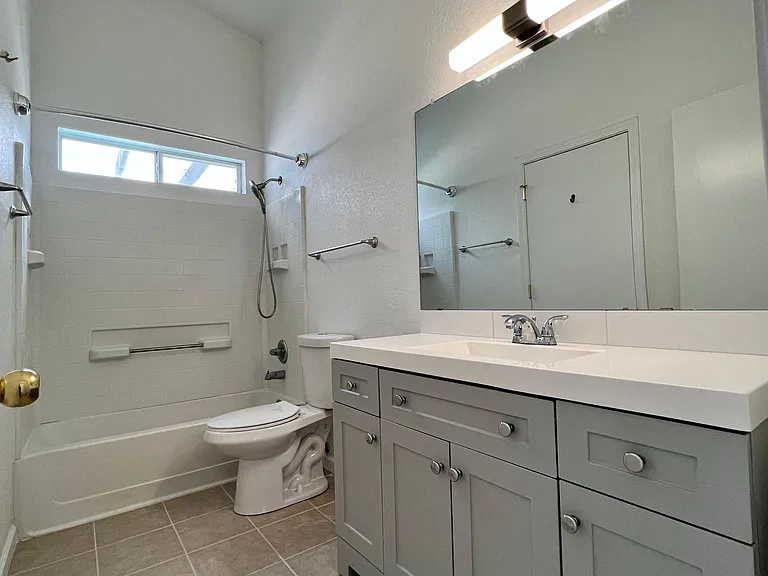 7068 Skylar Dr NE — Photo 9