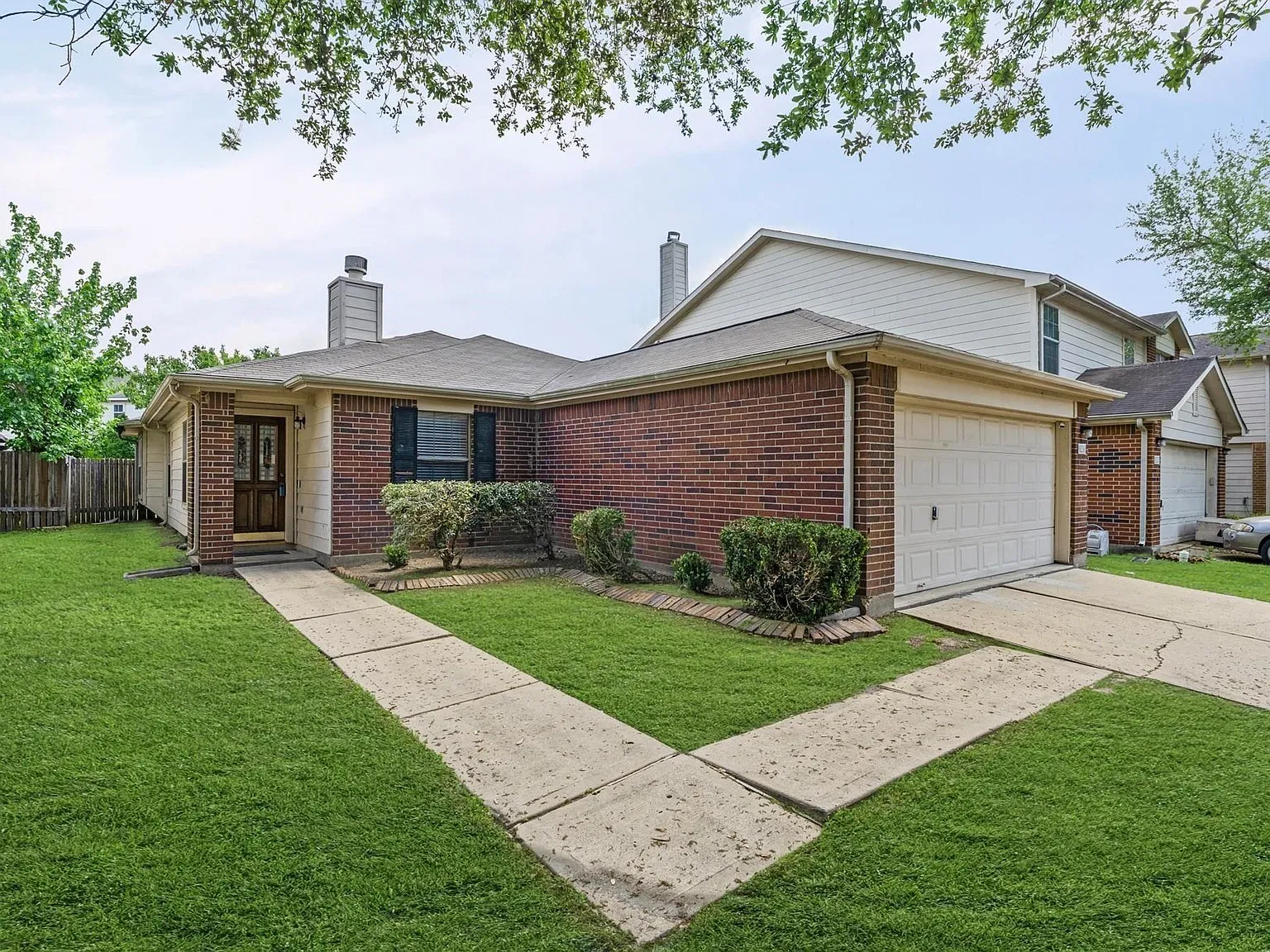 3 bed, 2.0 bath, 1616 sqft, $1,825 — Photo 2