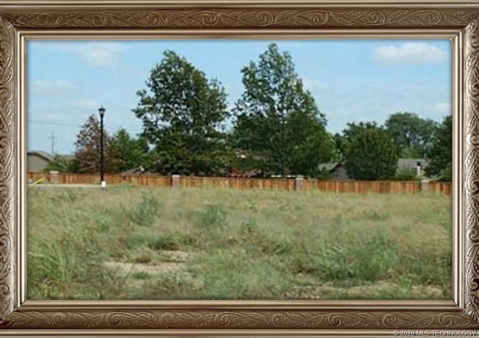 1st image of 2905 SE Pheasant Ct