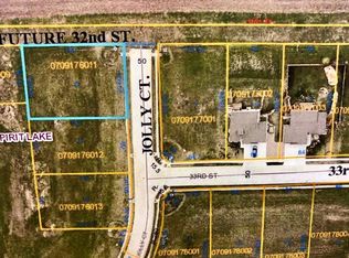 3202 Jolly Ct, Spirit Lake, IA 51360