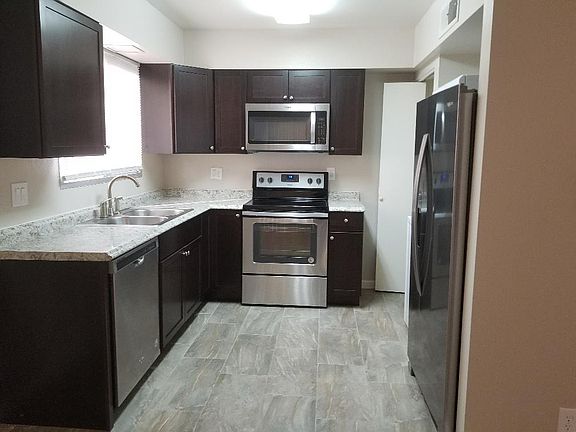 4th image of 1165 E Vaughn St Unit D