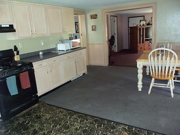 4th image of 986 Dean Rd
