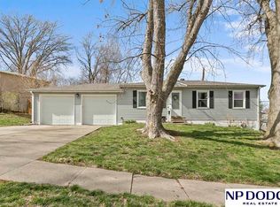7536 Olive Ave, La Vista, NE 68128
