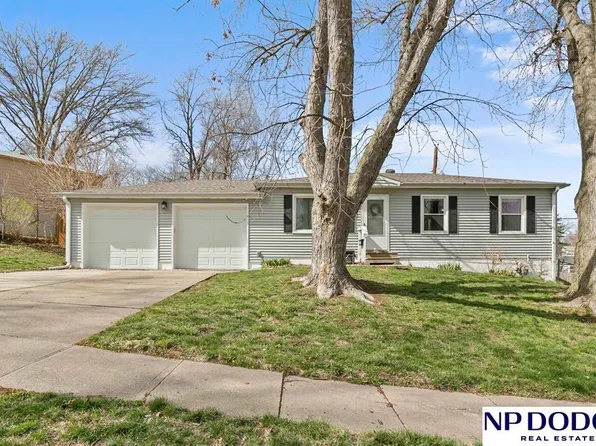 7536 Olive Ave, La Vista, NE 68128