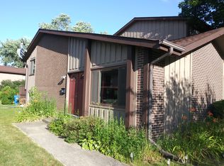 740 E Devon Ave, Roselle, IL 60172