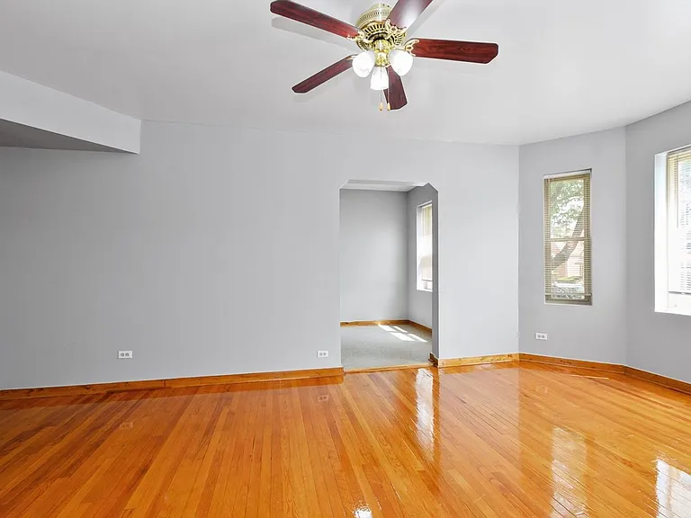 4736-4742 W 65th Mobility Zone — Photo 11