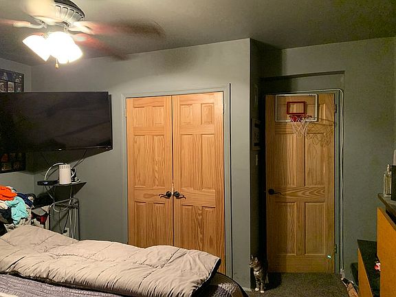 Master bedroom pic 2