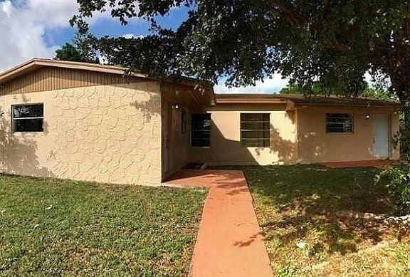 3rd image of 3623 NW 194th Ter