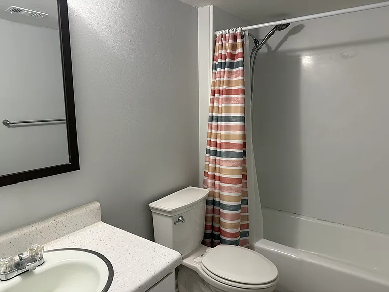 403 Marshall Ct NW #6 — Photo 6