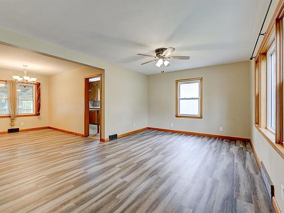 2nd image of 505 SW Southlawn Dr