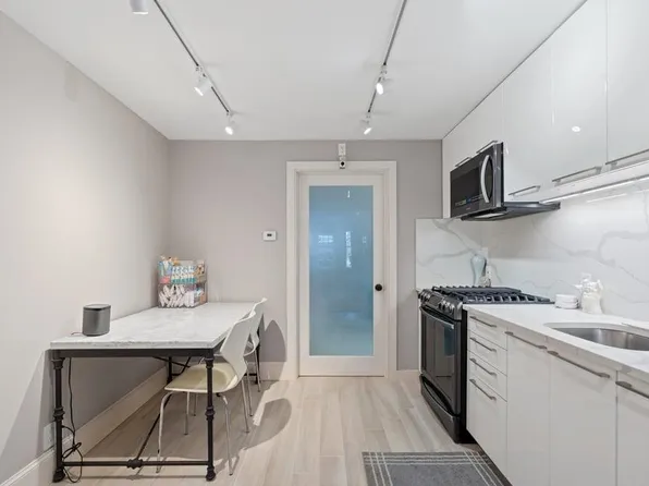 65 Van Reipen Avenue image 15 of 28