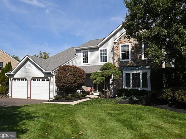 2147 Robin Dr, Warrington, PA 18976
