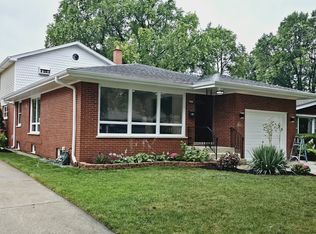 5827 Keeney St, Morton Grove, IL 60053