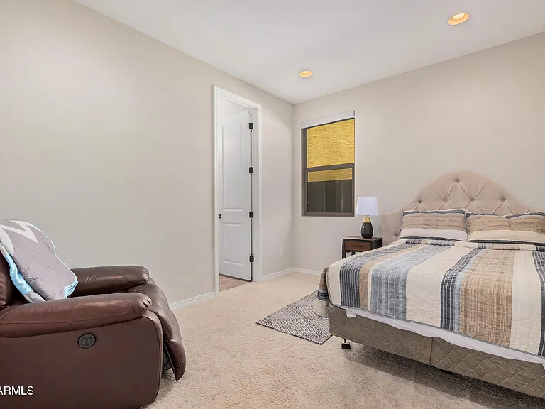 5654 N 88th Ln — Photo 28