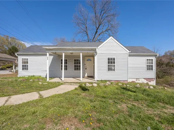 349 Harden St, Burlington, NC 27215