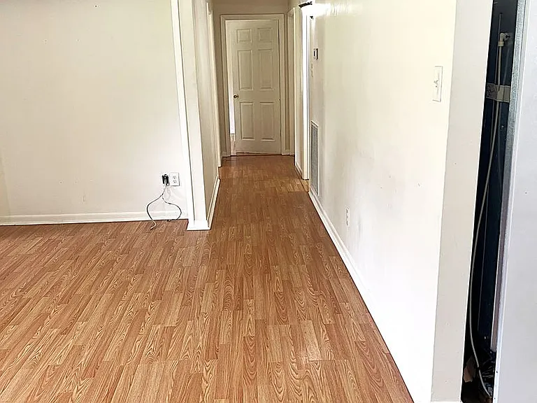 560 Beverly Dr — Photo 9
