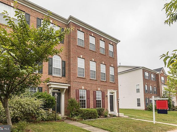 3rd image of 15888 Mackenzie Manor Dr