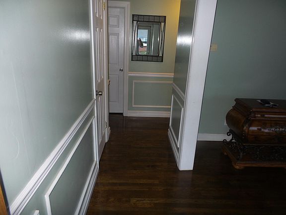 4th image of 241 Newman St