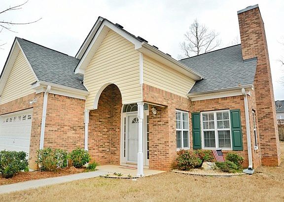 2nd image of 119 Autumn Glen Dr