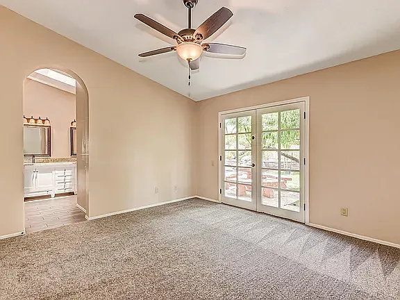 1211 E Drake Dr — Photo 23