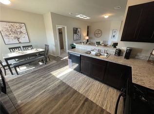 206 W Laurel Ave, Rogers, AR 72758