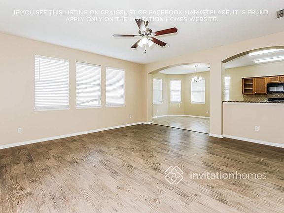4th image of 932 Matagorda Ln