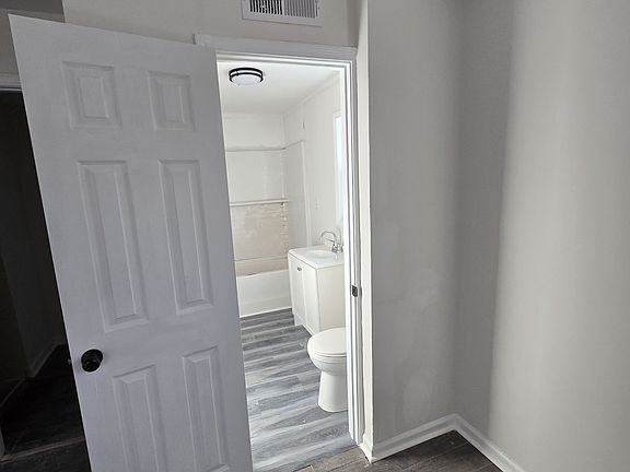 4th image of 503 N Orange St #1
