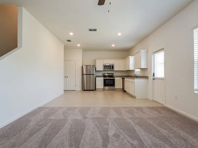 2042 Hemingway Cir — Photo 5