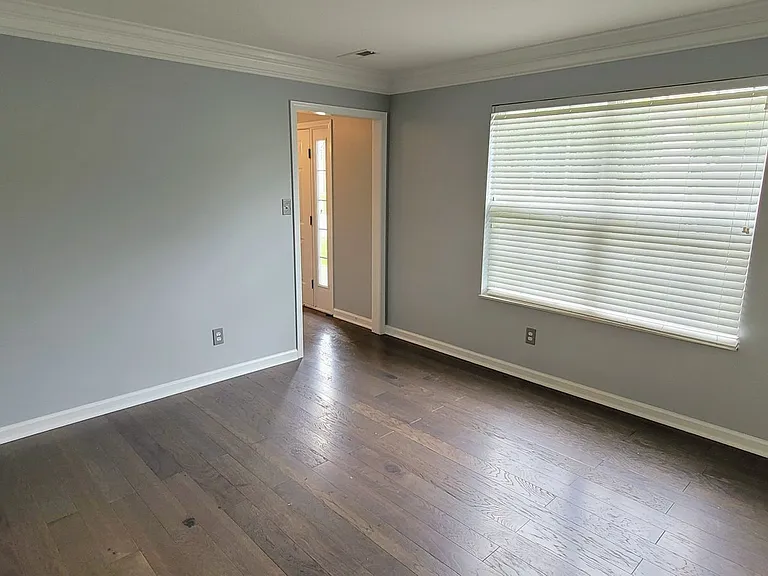 1645 Wolverine Ln — Photo 5
