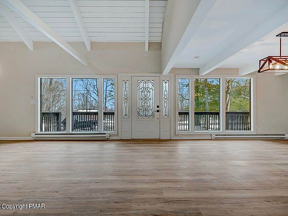 4th image of 188 Clubhouse Dr