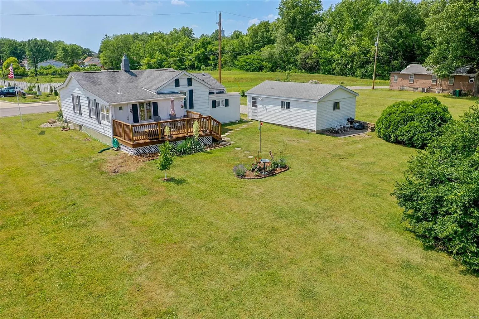 127 S Lawn Ave photo 1