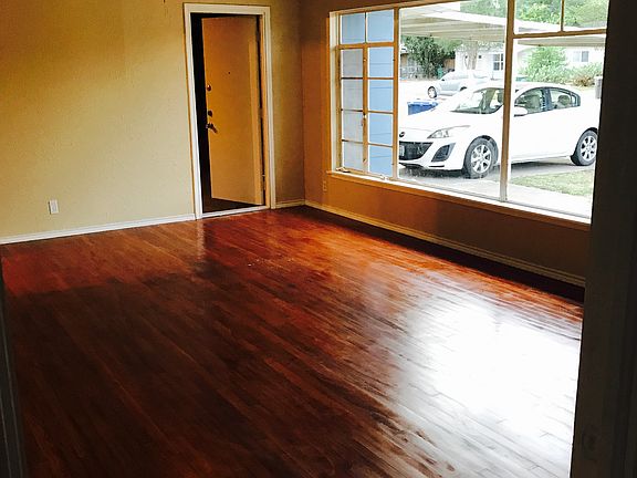 5th image of 170 Antrim Dr