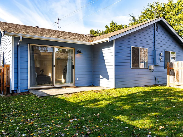 2534 Yew St #B — Photo 18